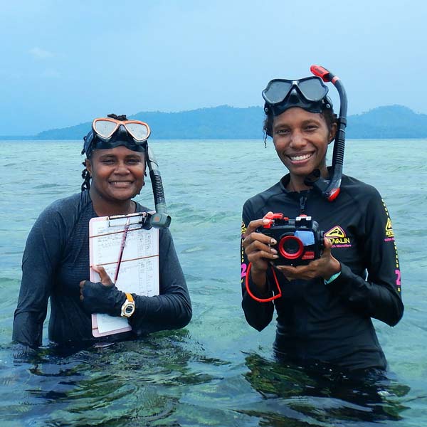 Sea-Women-of-Melanesia_5