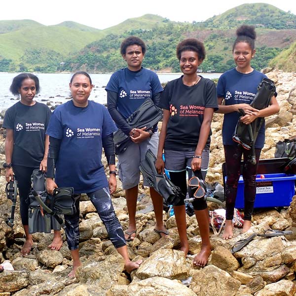 Sea-Women-of-Melanesia_6